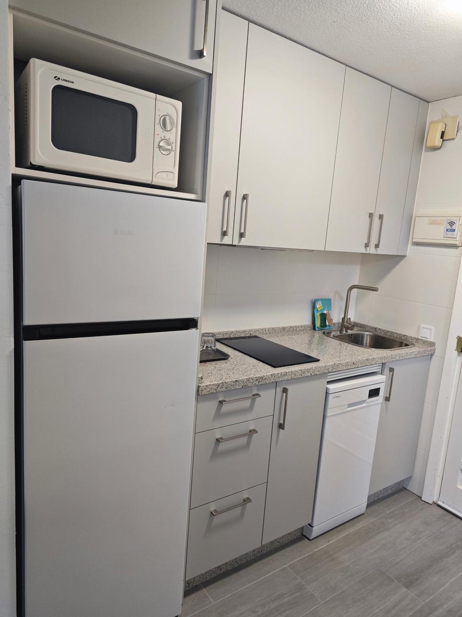 Benalbeach Casa Kito Suite 1ª Linea De Playa 贝纳尔马德纳 外观 照片