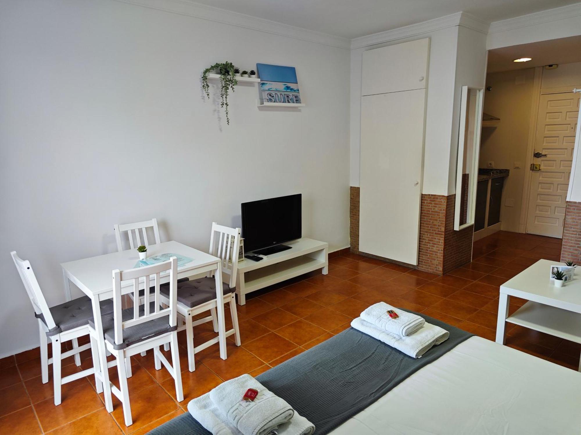 Benalbeach Casa Kito Suite 1ª Linea De Playa 贝纳尔马德纳 外观 照片