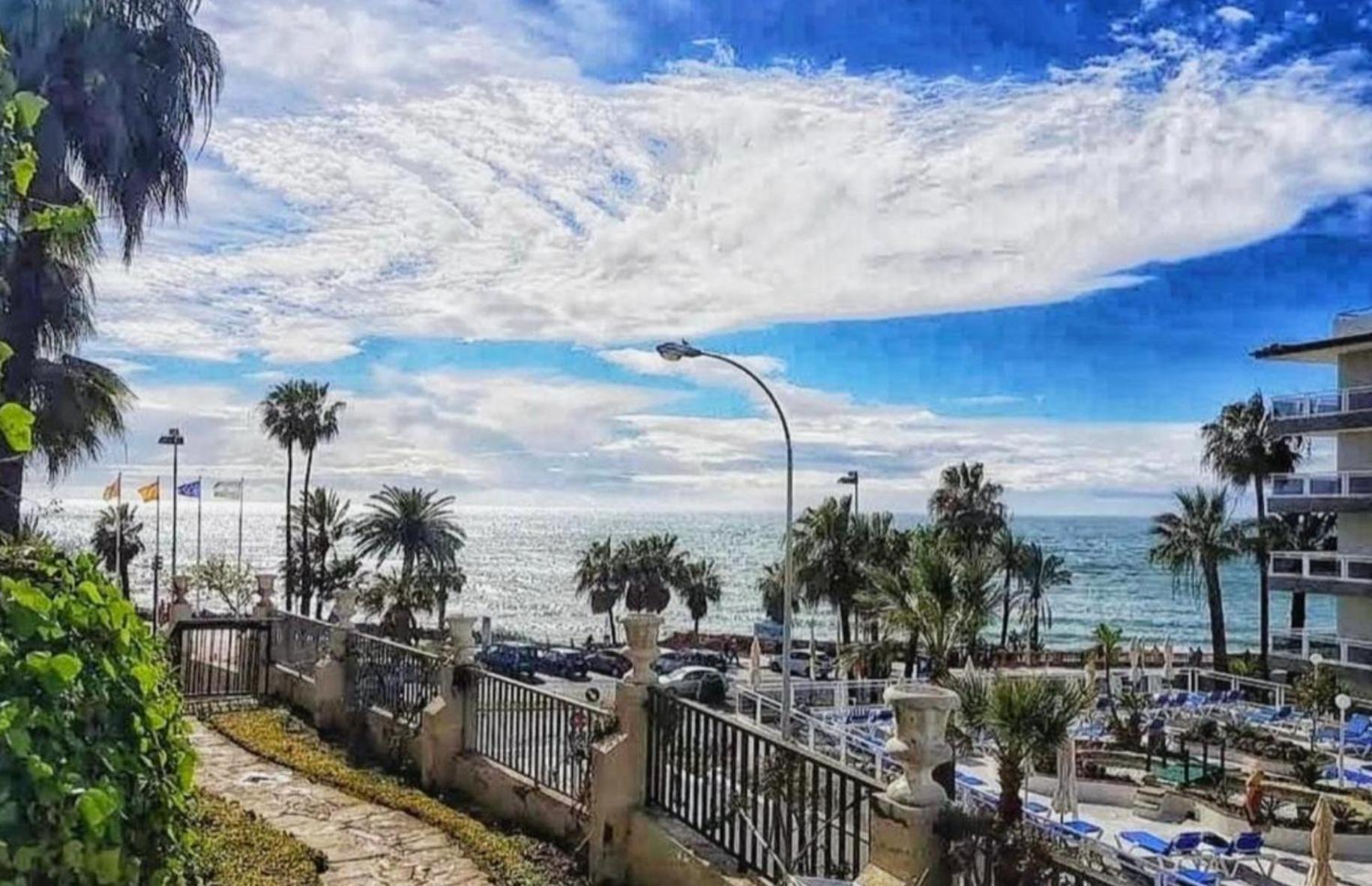 Benalbeach Casa Kito Suite 1ª Linea De Playa 贝纳尔马德纳 外观 照片